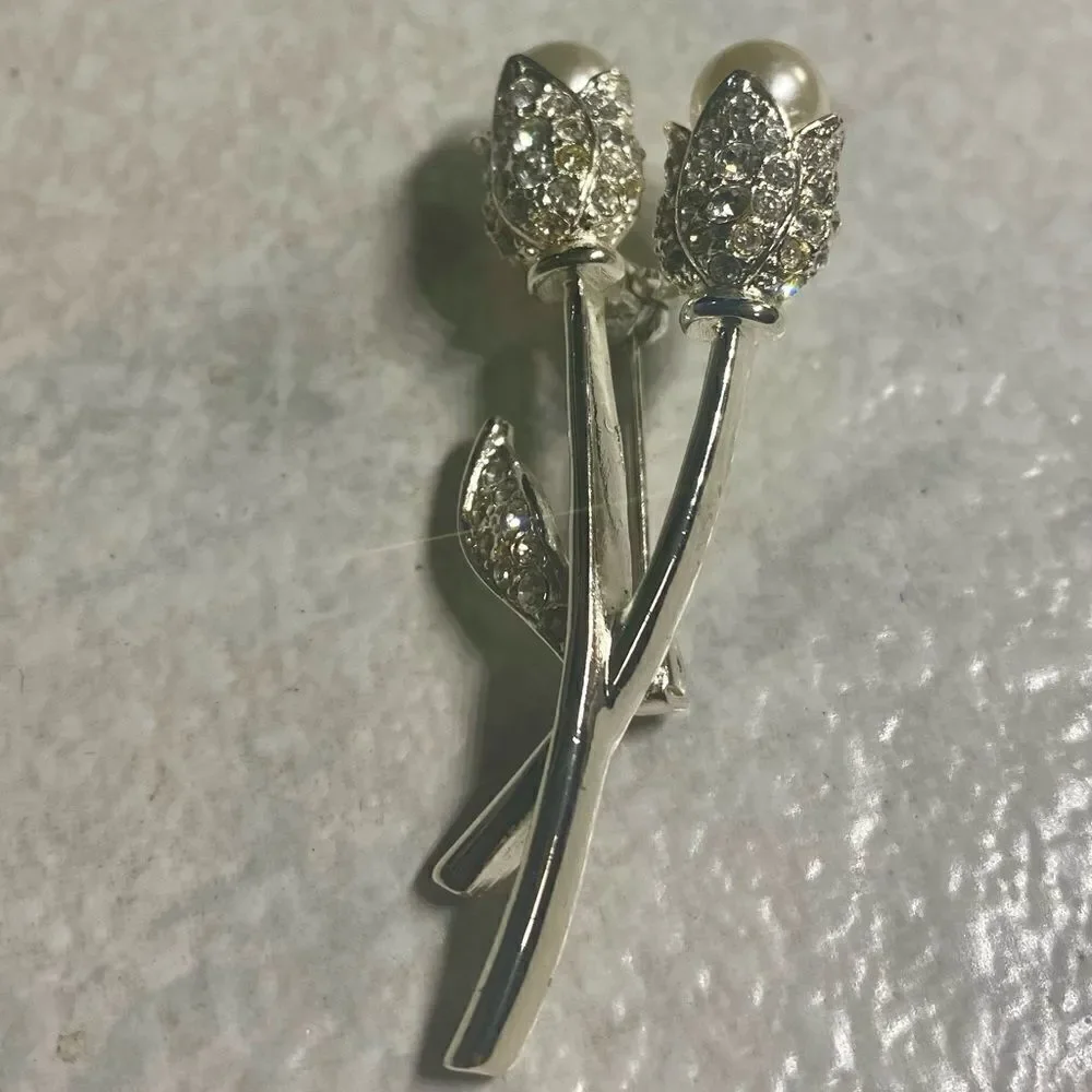 Silver Pearl Tulip Pin